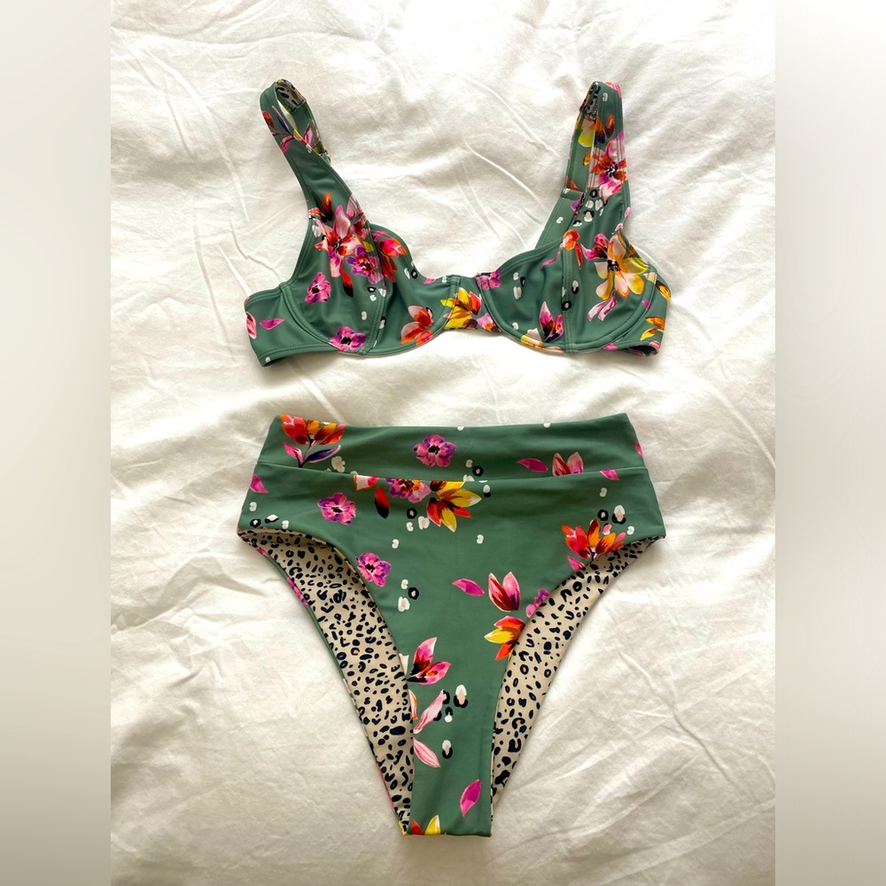 Kulani Kinis bikini